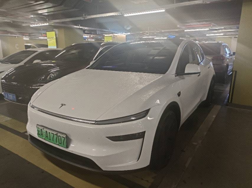 Tesla Model Y 2025 Tesla Model Y 2025 immagine di auto