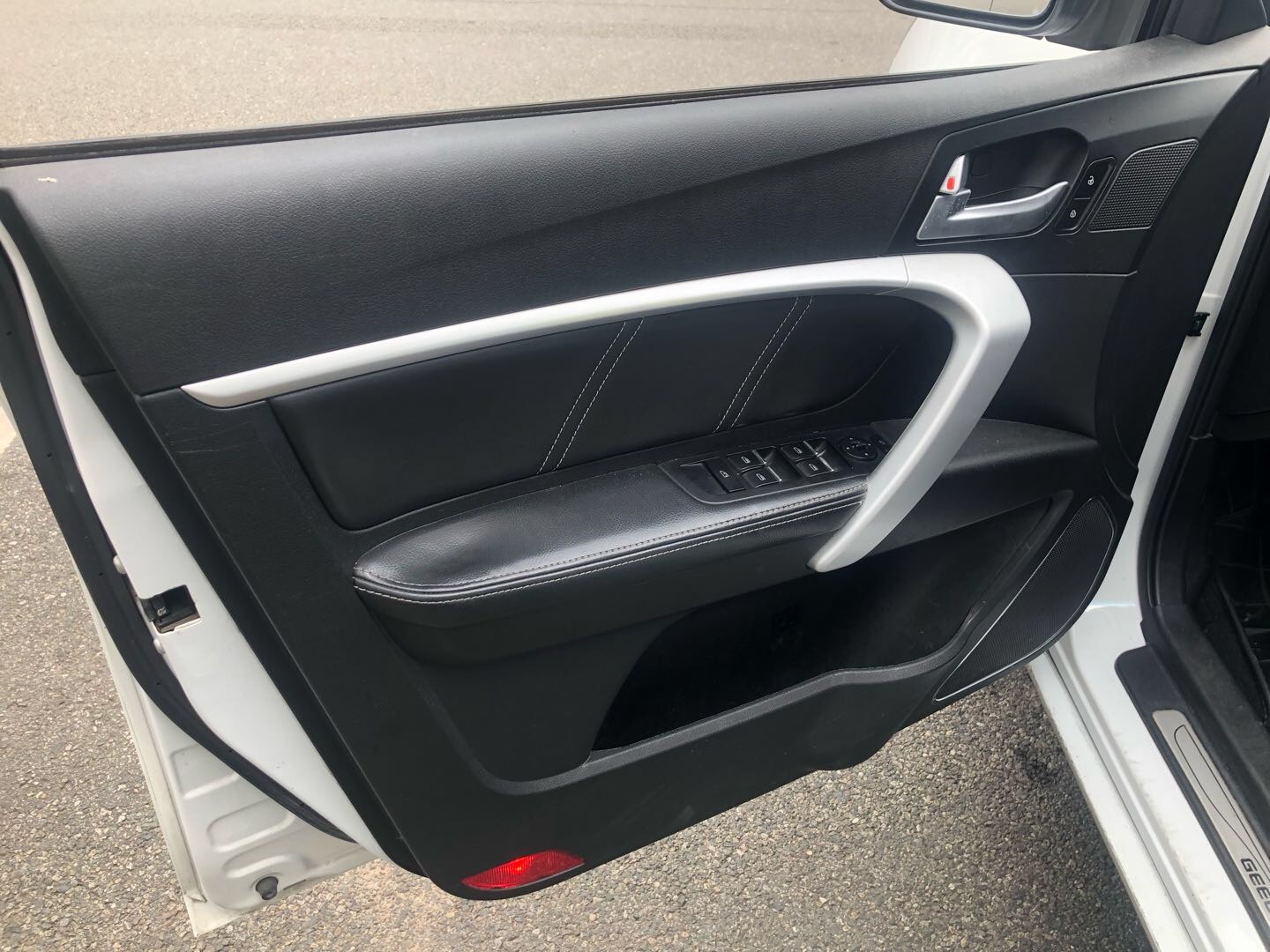 GEELY Emgrand 2017 car image #8