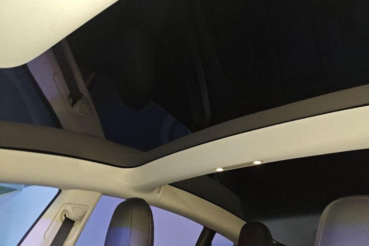 Tesla Model 3 2023 car image #20