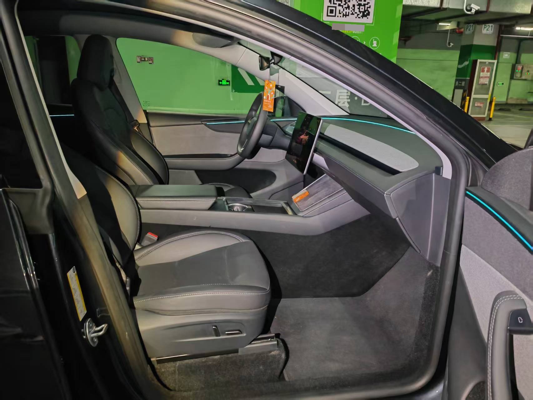 Tesla Model Y 2025 #5 Tesla Model Y 2025 car image #5