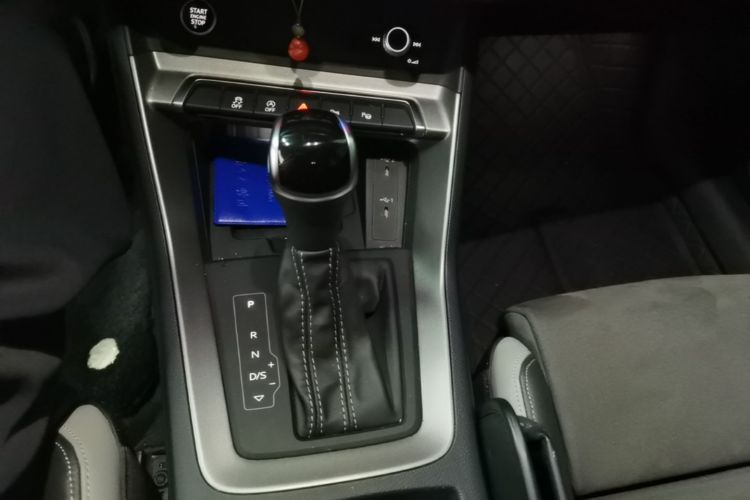Audi Q3 2023 car image #14