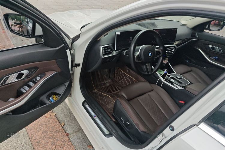 BMW 3 Series 2023 car image #18