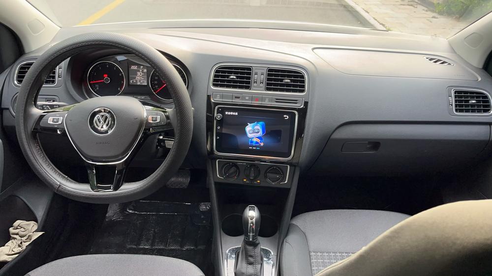 Volkswagen Polo 2018 car image #8