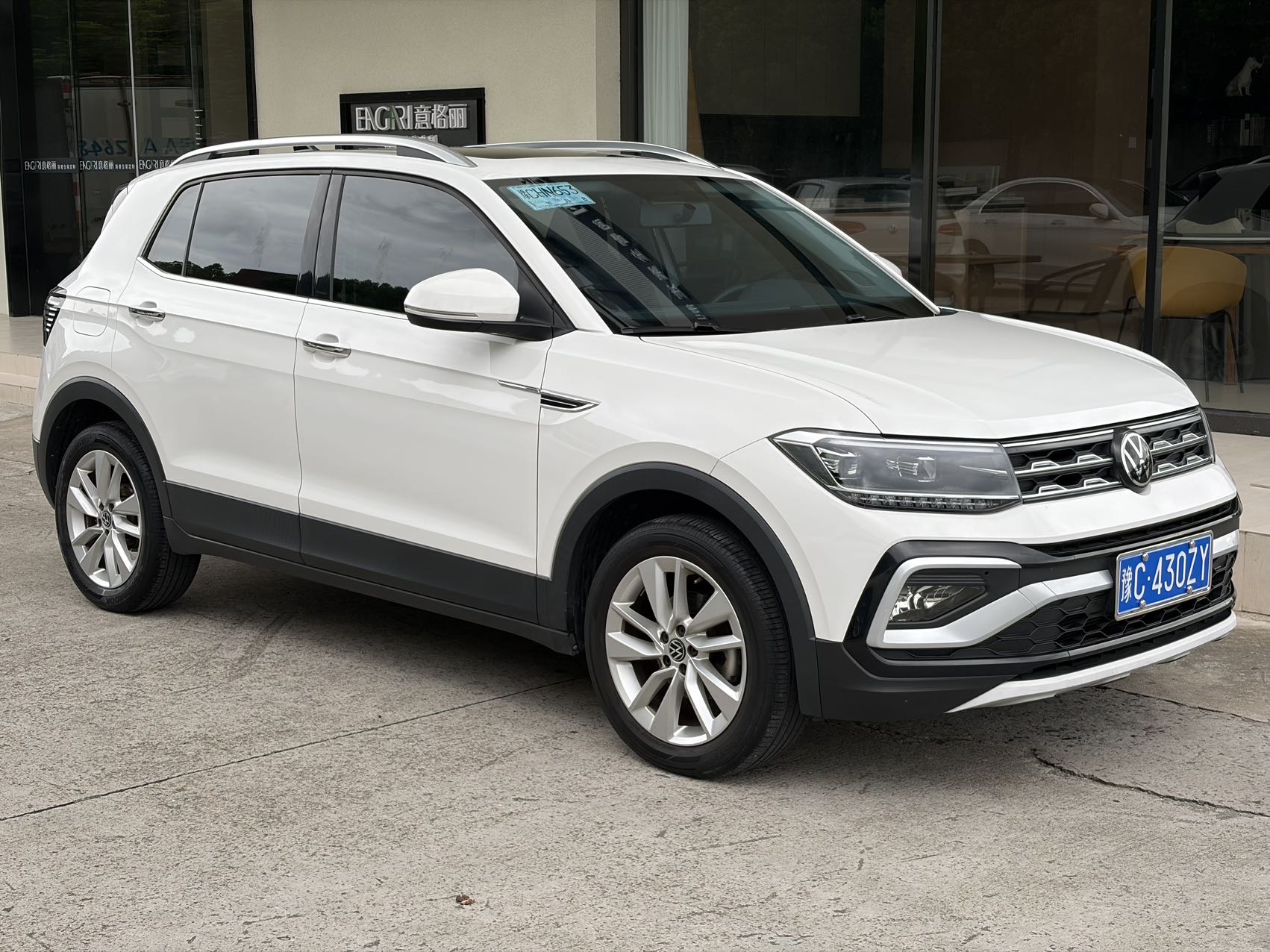Volkswagen T-Cross 2021 immagine di auto #3