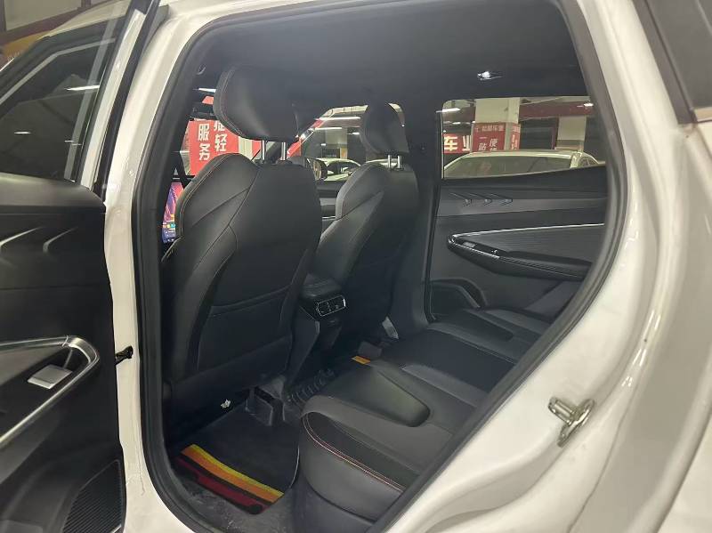GEELY Boyue 2023 car image #3