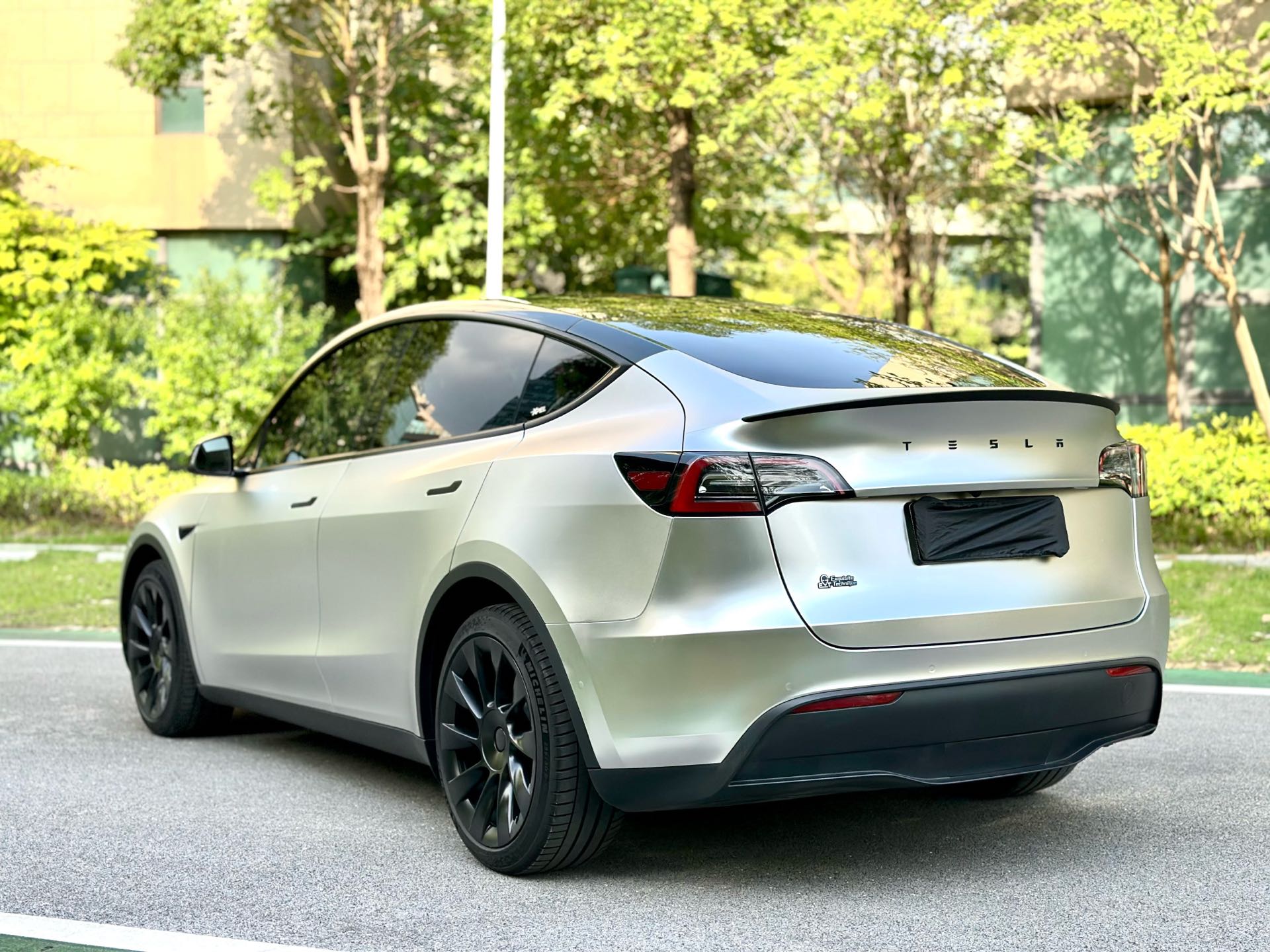 Tesla Model Y 2021 #4 Tesla Model Y 2021 صورة سيارة #4