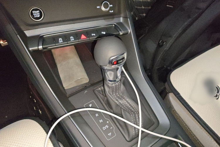 Audi Q3 2025 car image #18