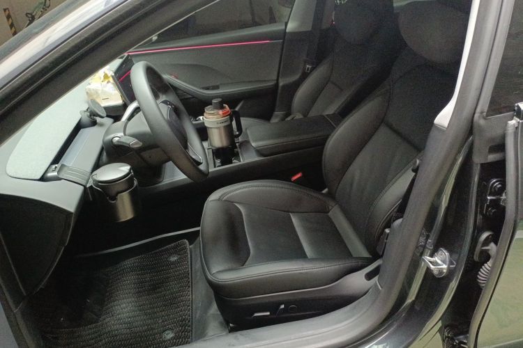 Tesla Model 3 2025 car image #19