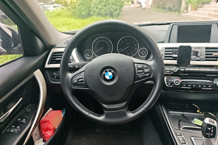 BMW 3 Series 2016 #12 BMW 3 Series 2016 car image #12