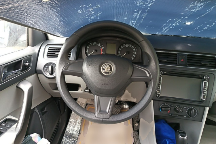 Skoda Rapid 2015 #12 Skoda Rapid 2015 image de voiture #12