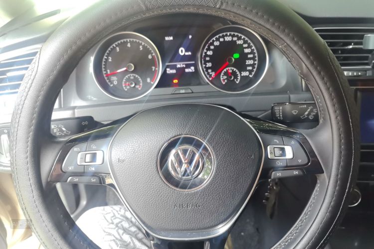 Volkswagen Golf 2018 car image #12