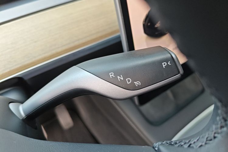 Tesla Model Y 2022 immagine di auto #18