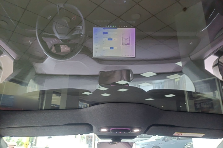 MI SU7 2024 immagine di auto #18