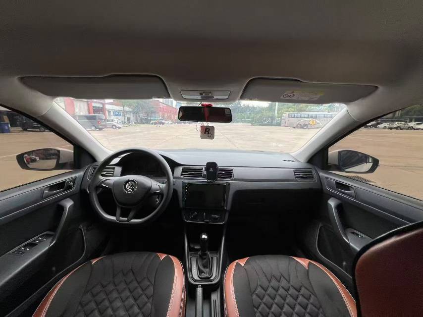 Volkswagen Santana 2022 car image #5