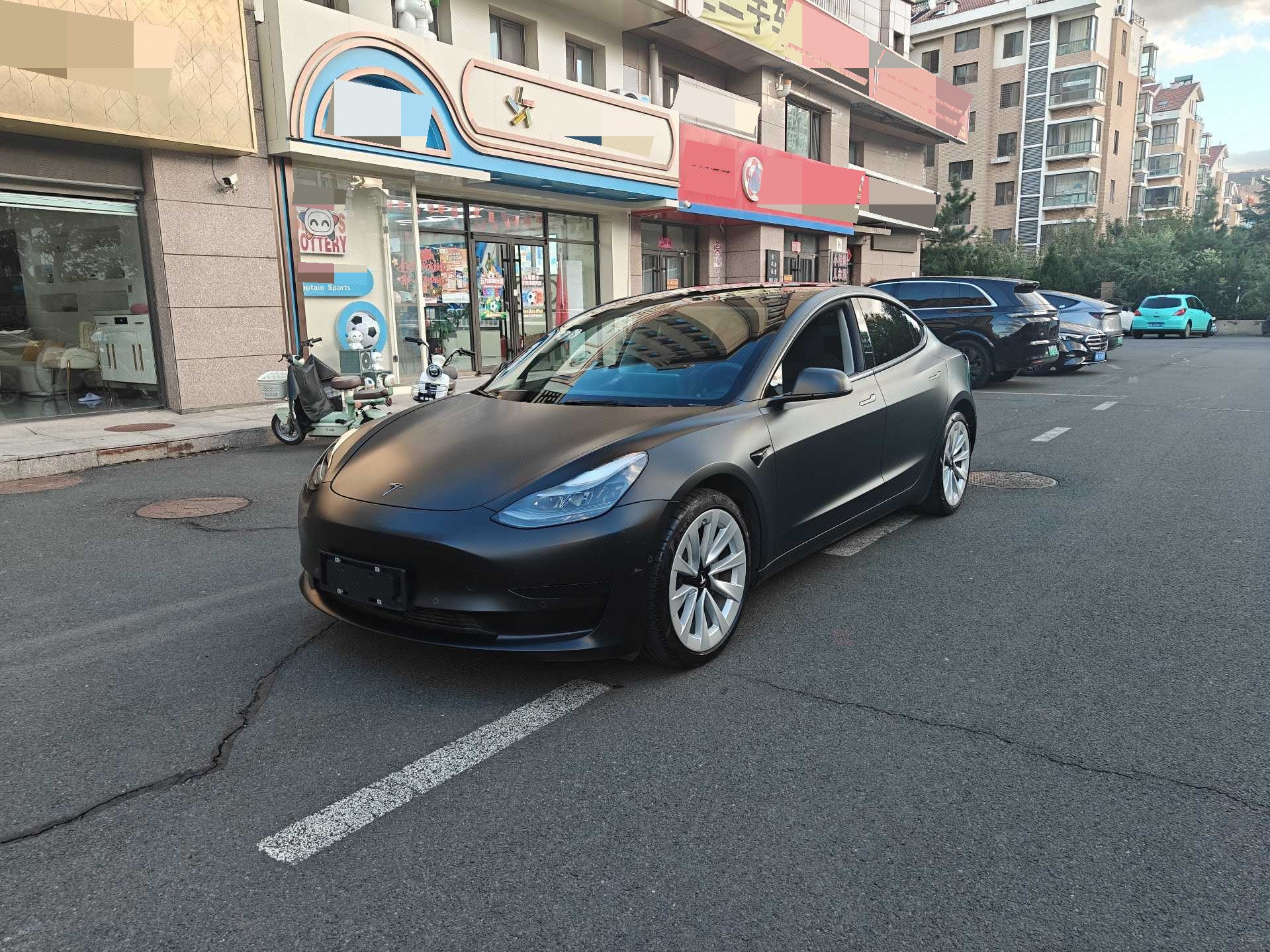 Tesla Model 3 2022 immagine di auto 