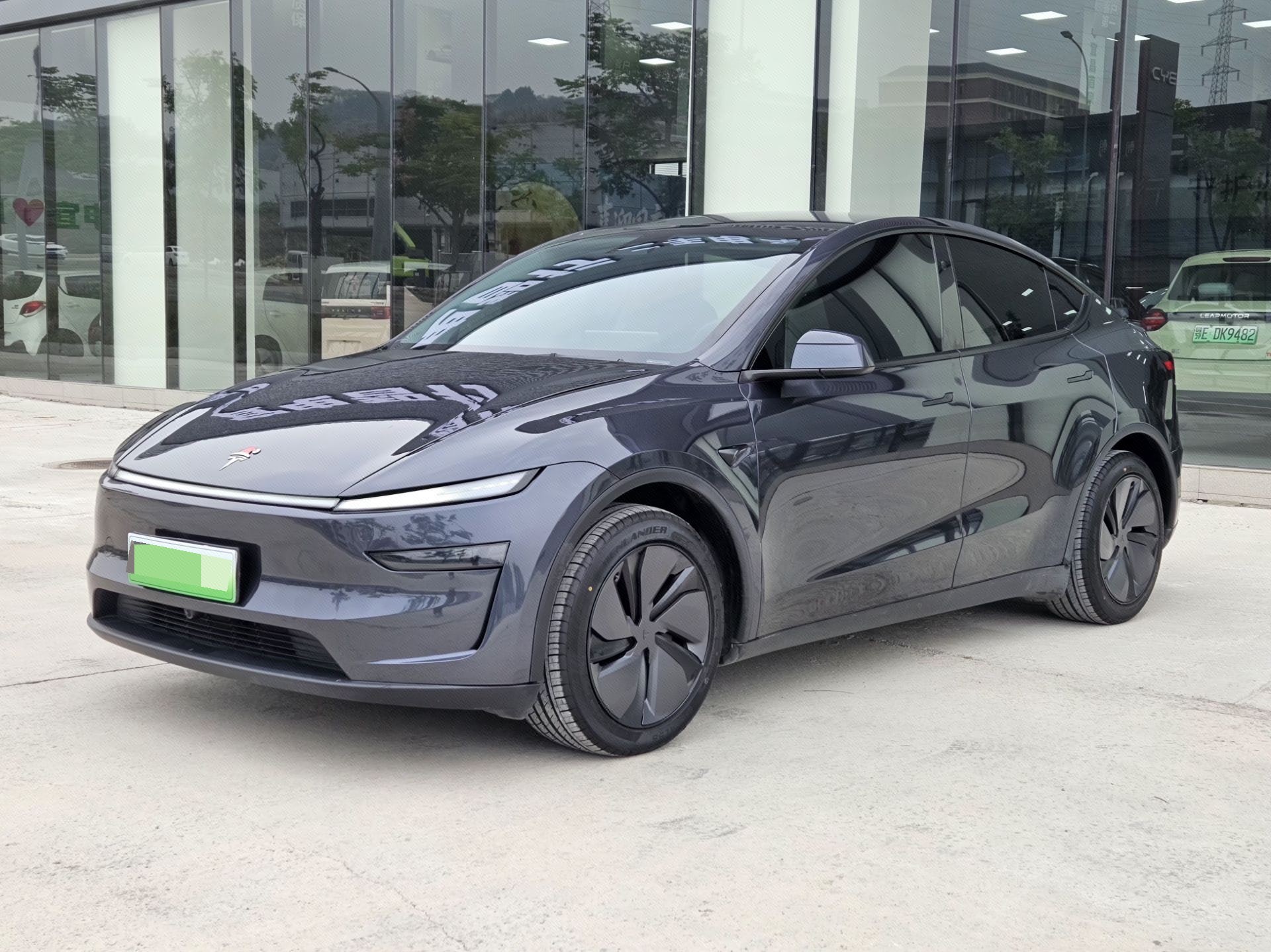 Tesla Model Y 2025 صورة سيارة 
