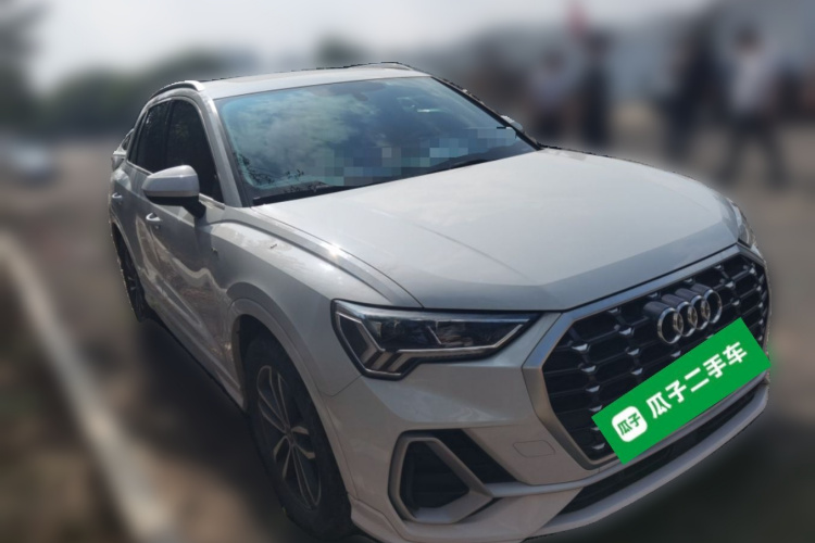 Audi Q3 2023 car image #4