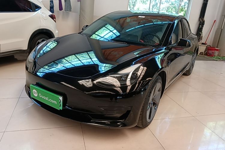 Tesla Model 3 2022 car image #2