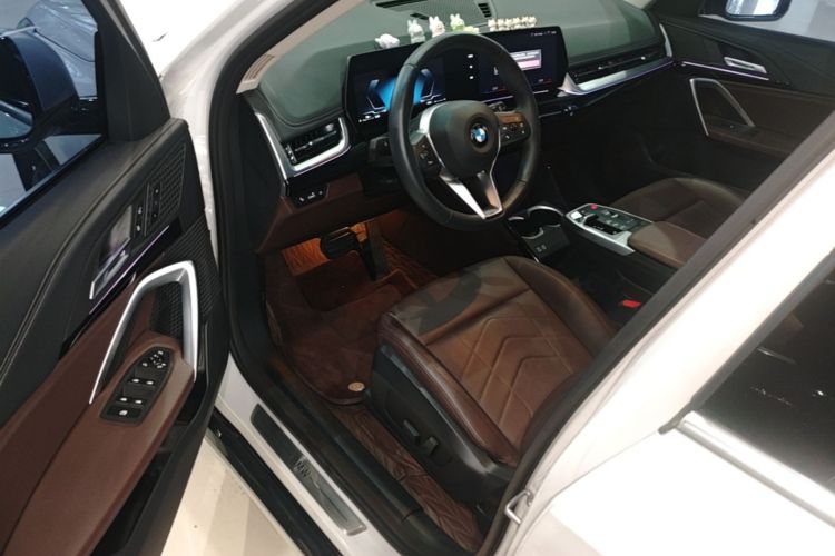 BMW X1 2024 car image #16