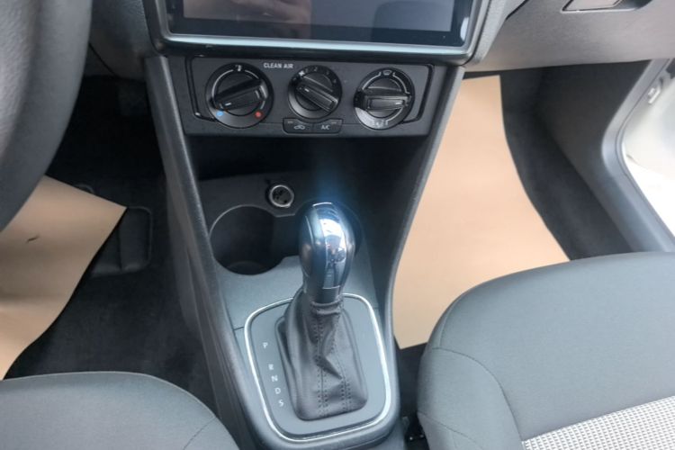 Volkswagen Polo 2018 #14 Volkswagen Polo 2018 car image #14
