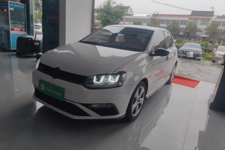 Volkswagen Polo 2017 car image #2