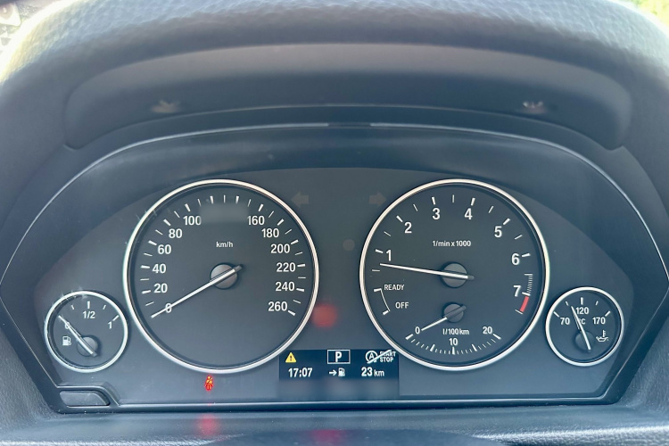 BMW 3 Series 2017 #23 BMW 3 Series 2017 car image #23