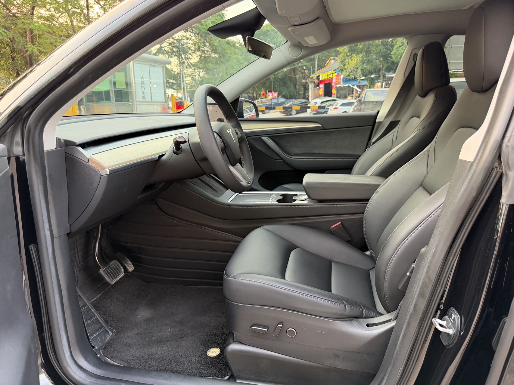 Tesla Model Y 2023 #7 Tesla Model Y 2023 car image #7