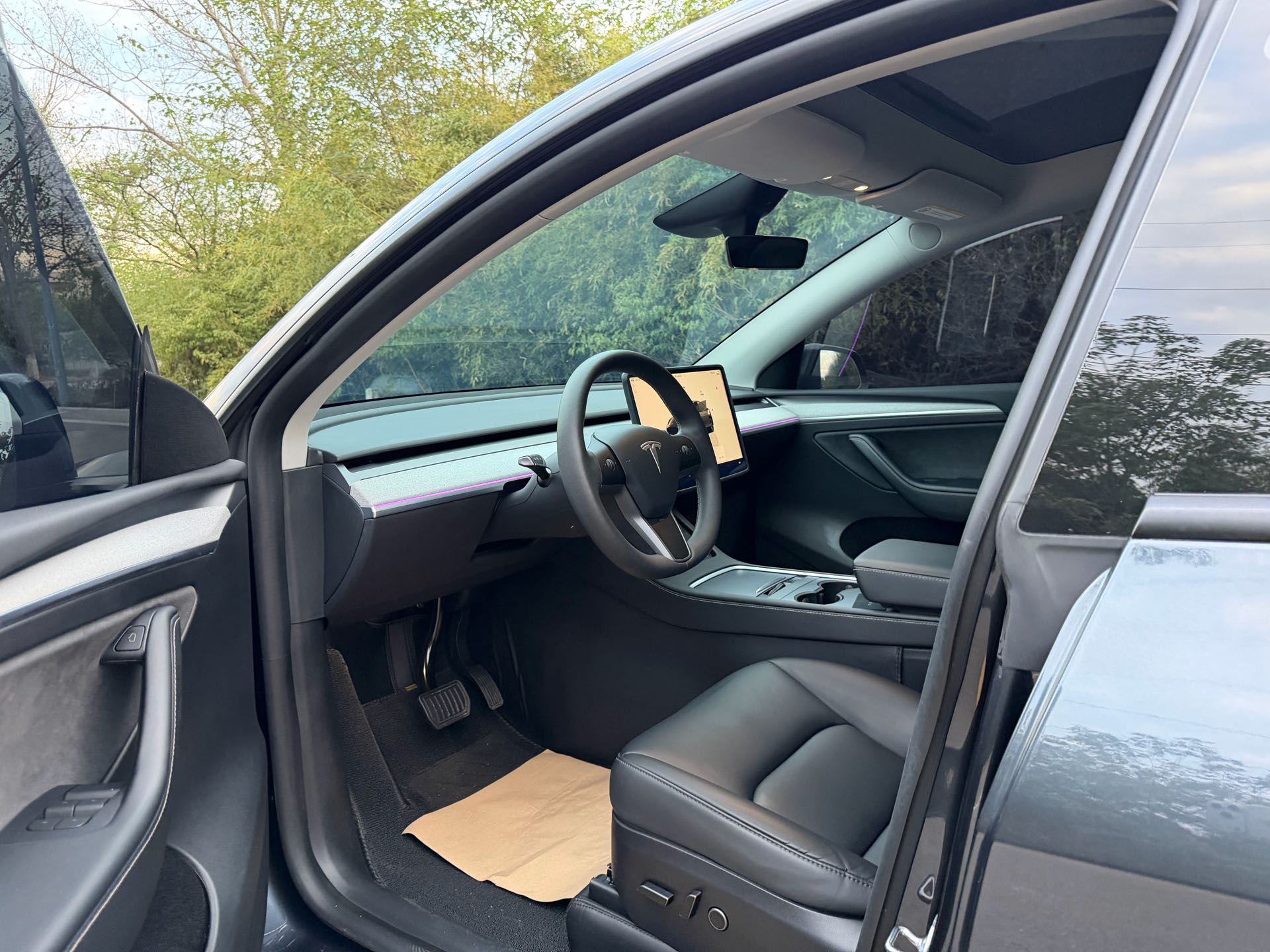 Tesla Model Y 2024 car image #4