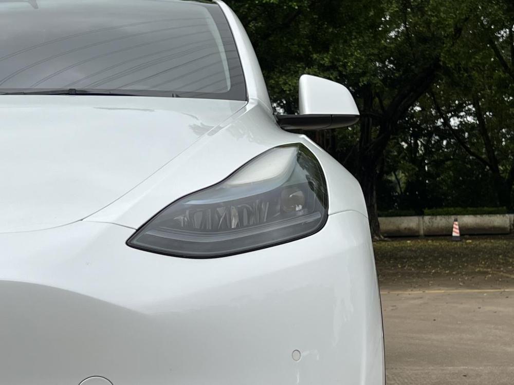 Tesla Model Y 2023 car image #7
