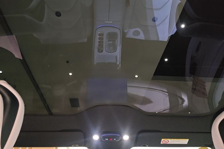 MI SU7 2024 car image #18