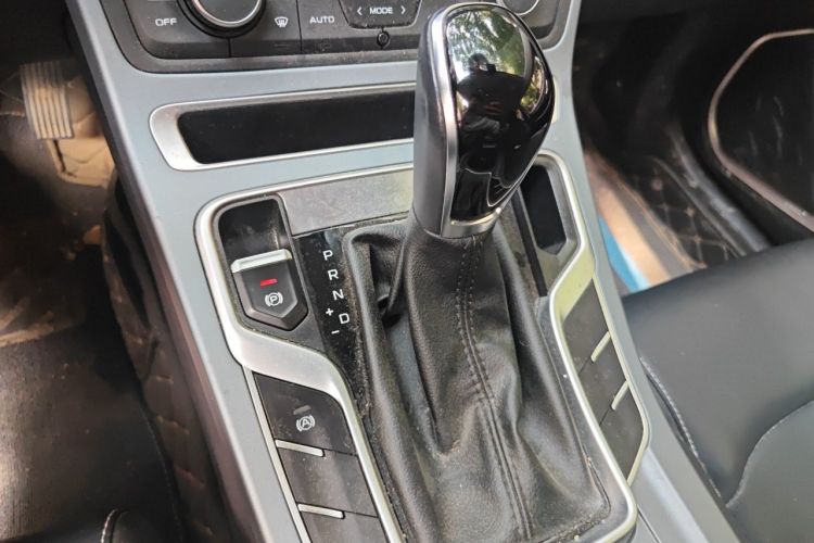 GEELY Emgrand 2022 car image #14