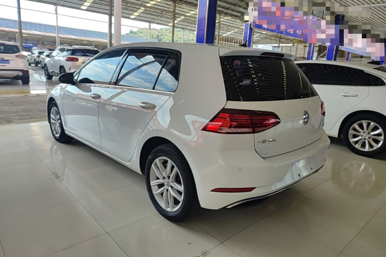 Volkswagen Golf 2020 car image #5