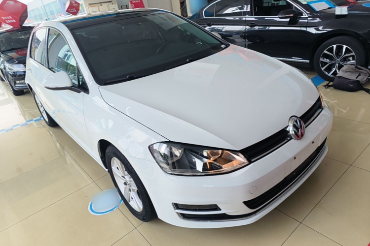Volkswagen Golf 2017 car image #4