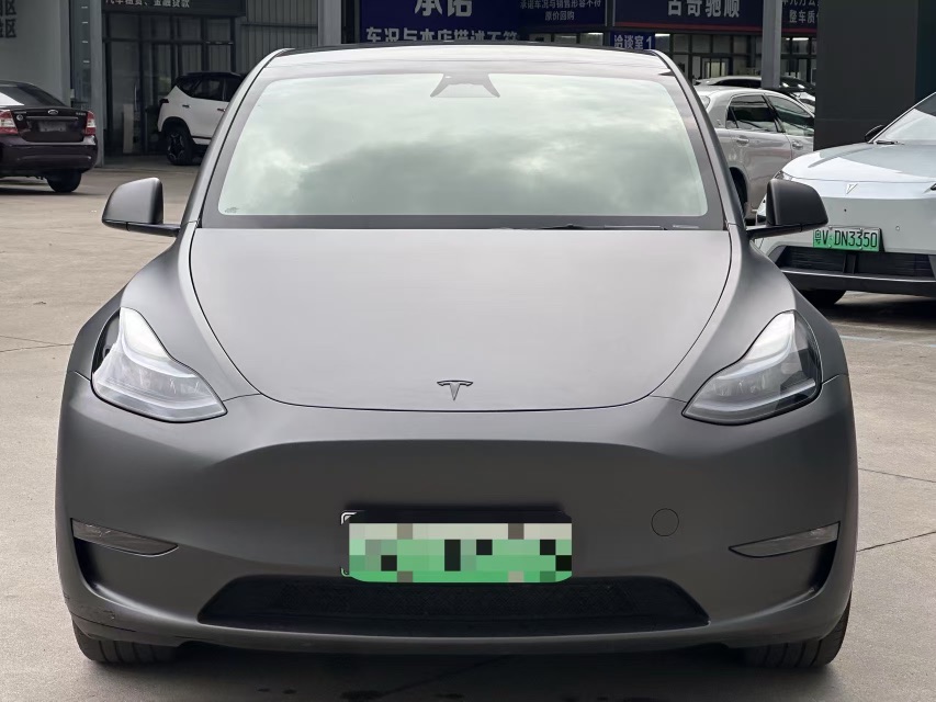 Tesla Model Y 2024 car image #2