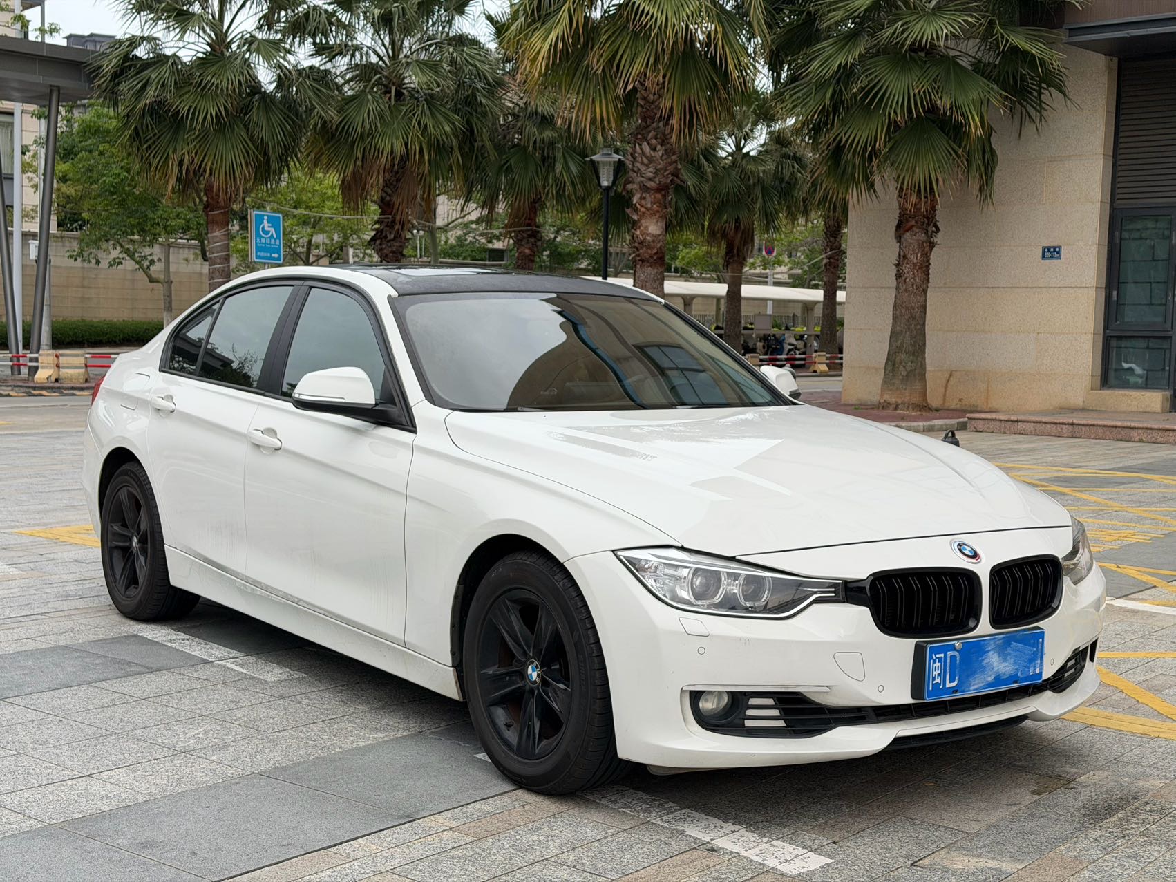 BMW 3 Series 2015 car image #3