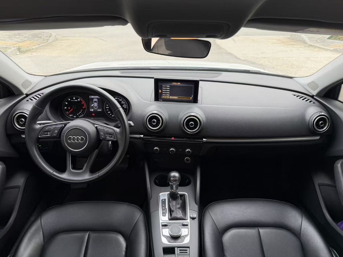Audi A3 2019 car image #9