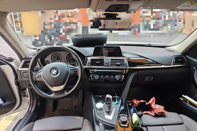 BMW 3 Series 2018 #11 BMW 3 Series 2018 car image #11