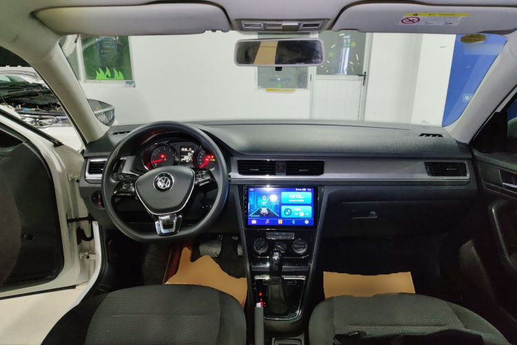 Volkswagen Bora 2023 car image #10