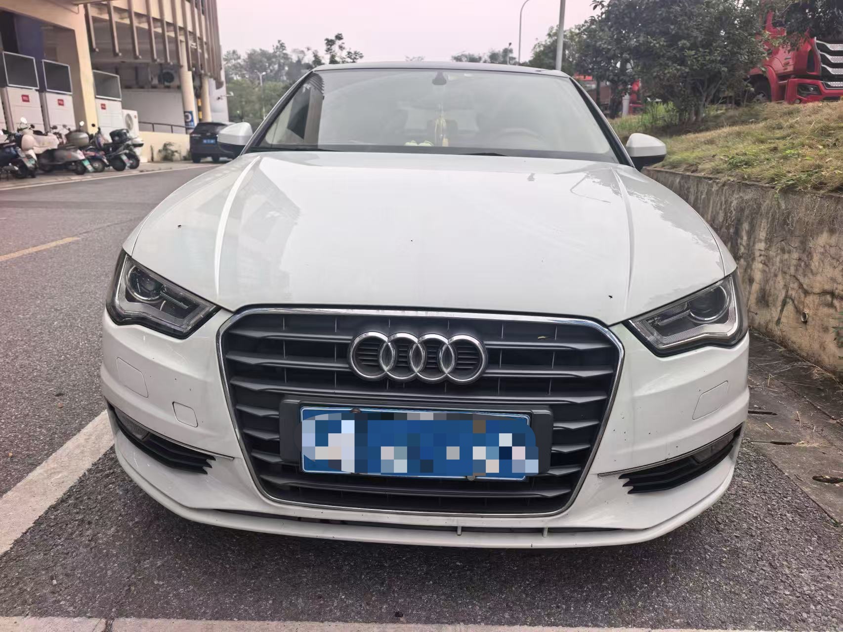 2015 car image #2