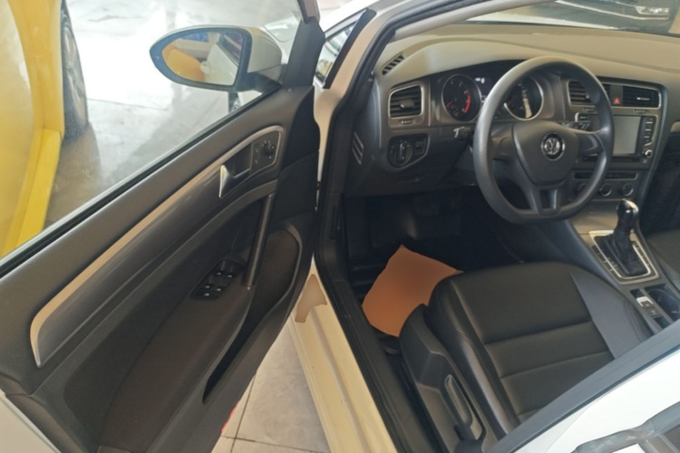 Volkswagen Golf 2016 car image #16