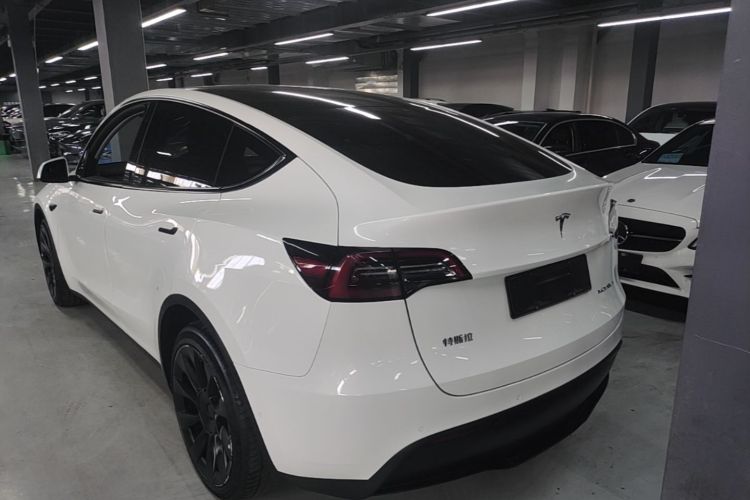 Tesla Model Y 2021 #5 Tesla Model Y 2021 immagine di auto #5