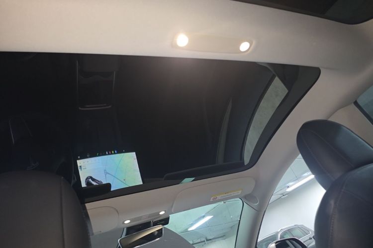 Tesla Model 3 2021 car image #18