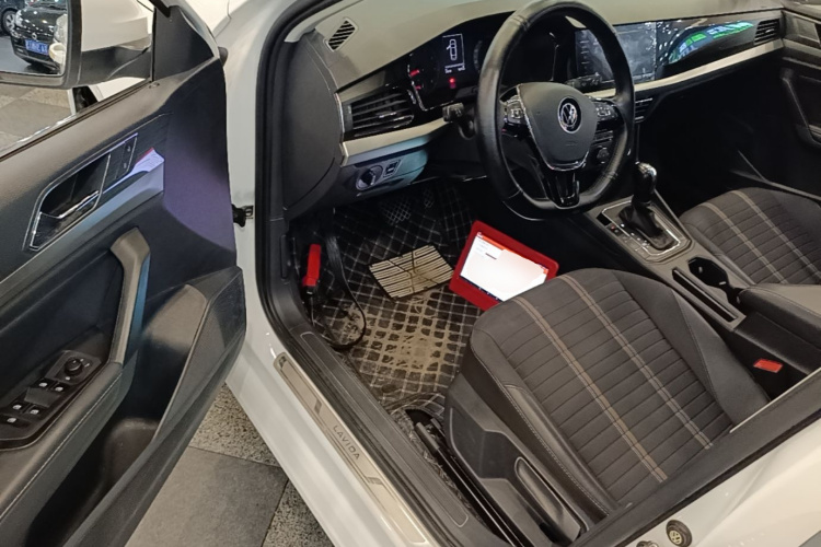 Volkswagen Lavida 2021 car image #16