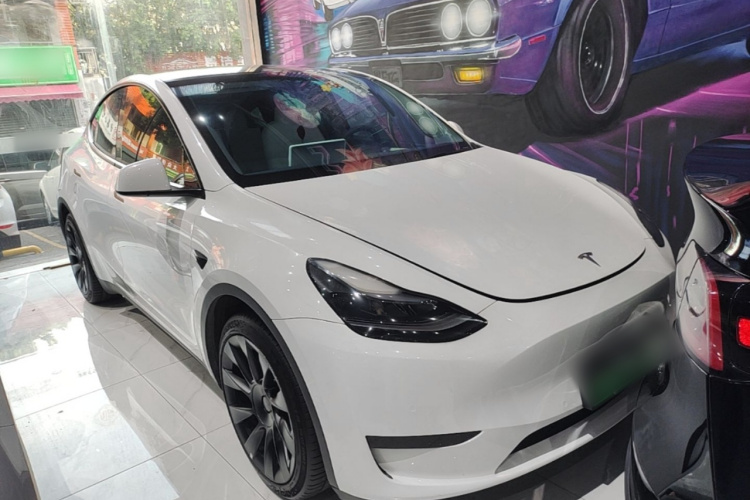 Tesla Model Y 2022 #4 Tesla Model Y 2022 car image #4