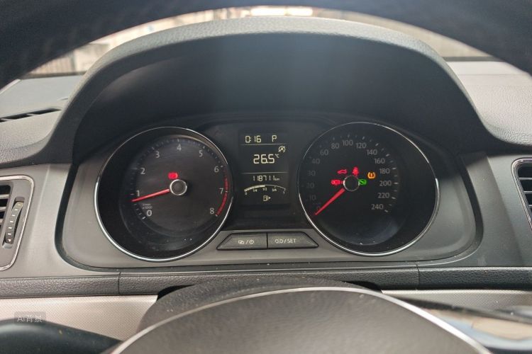 Volkswagen Lavida 2017 car image #13