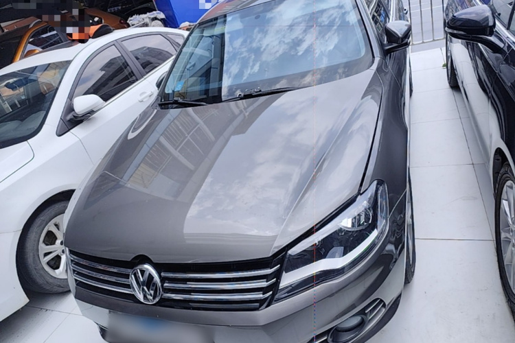 Volkswagen Bora 2014 immagine di auto #3