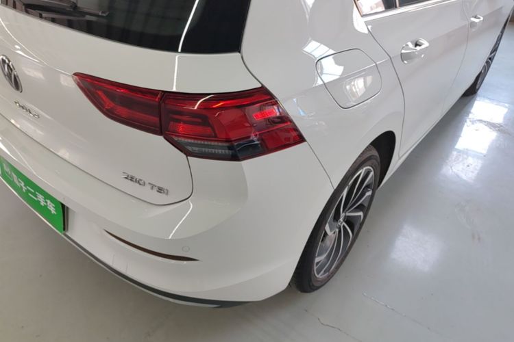 Volkswagen Golf 2024 car image #8