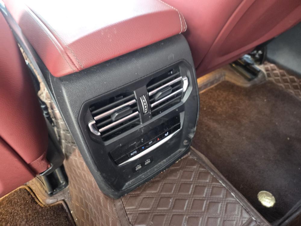 BMW 3 Series 2024 car image #7