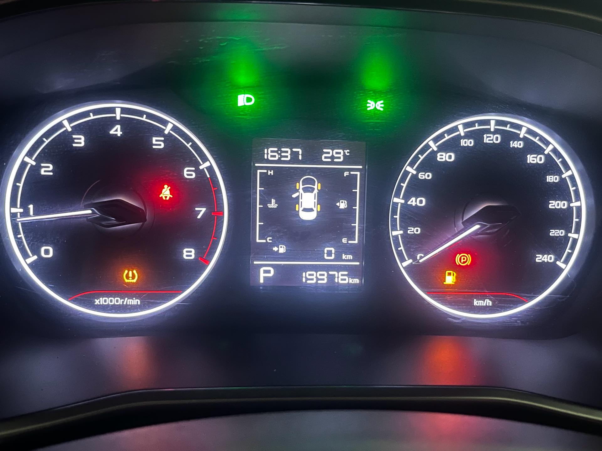 GEELY Coolray 2025 imagem de carro #12