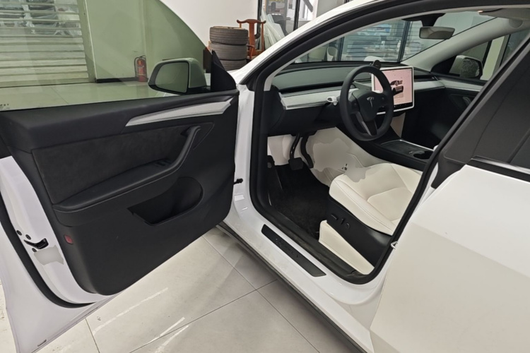 Tesla Model Y 2024 #16 Tesla Model Y 2024 image de voiture #16